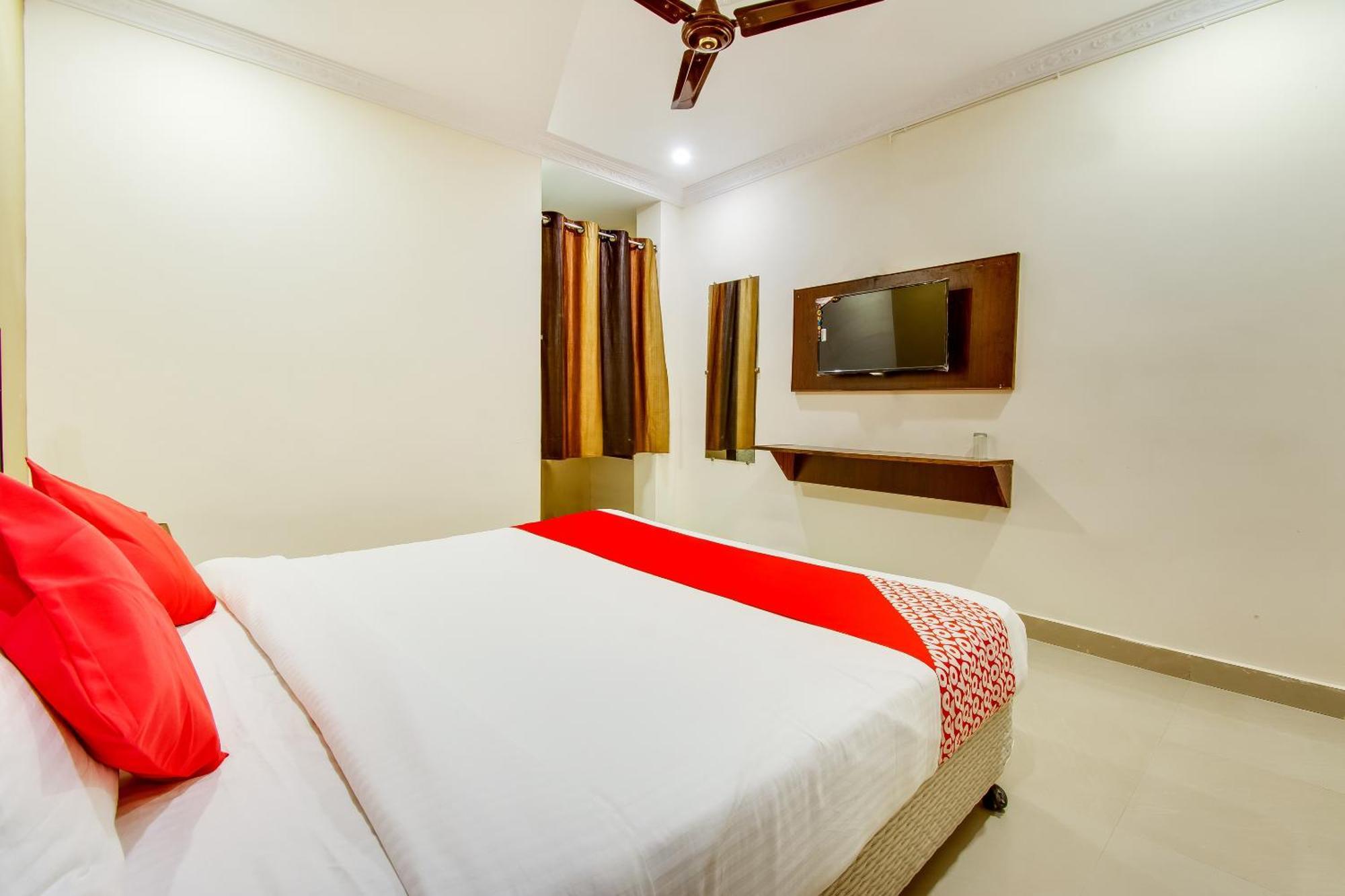 Oyo Akshaya Nest Hotel Vijayawada Exterior photo