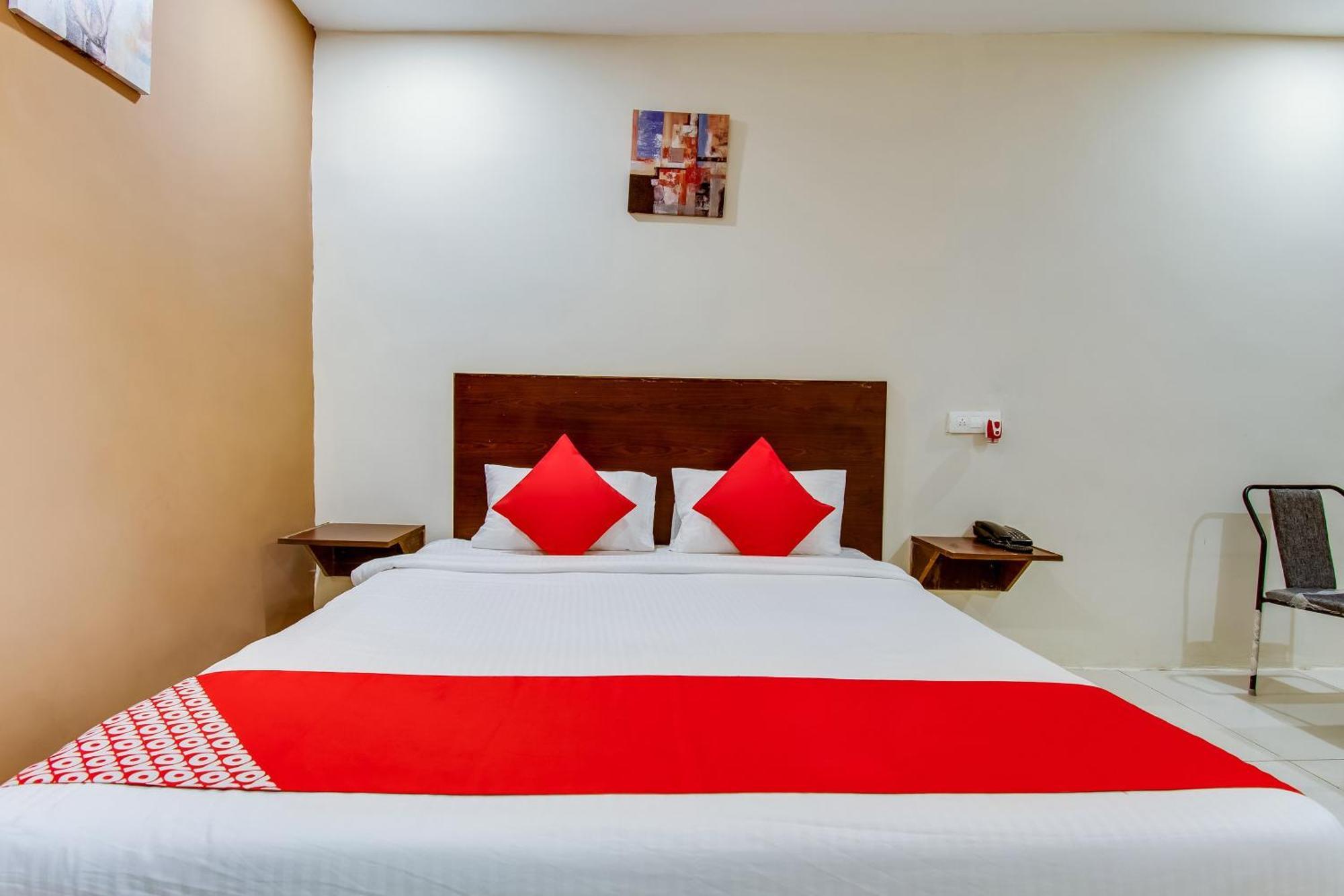Oyo Akshaya Nest Hotel Vijayawada Exterior photo