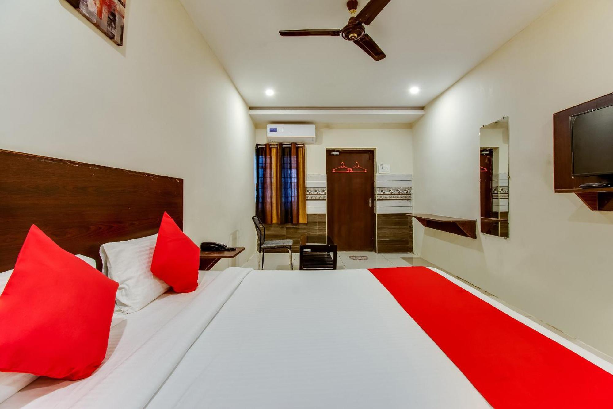 Oyo Akshaya Nest Hotel Vijayawada Exterior photo